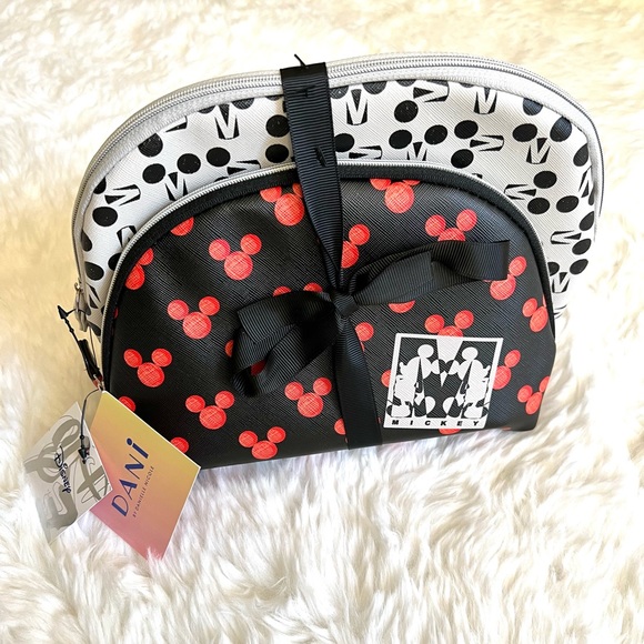 NWT Disney’s Mickey Mouse °O° cosmetic bag set. DANI by Danielle Nicole. - Picture 1 of 4